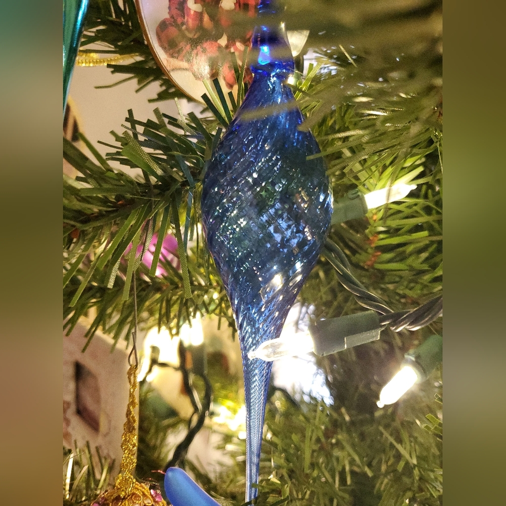 Elegant Blue Glass Ornament - Picture 4 of 4